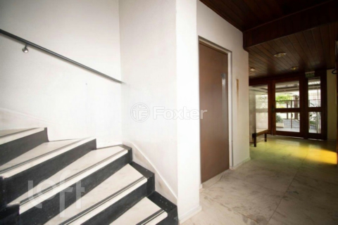 Image 24 - 916922
