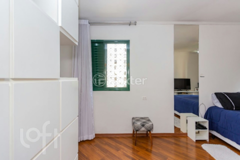 Image 34 - 916930