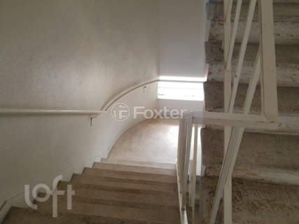 Image 6 - 916992