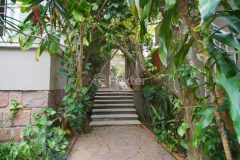 Image 31 - 917095