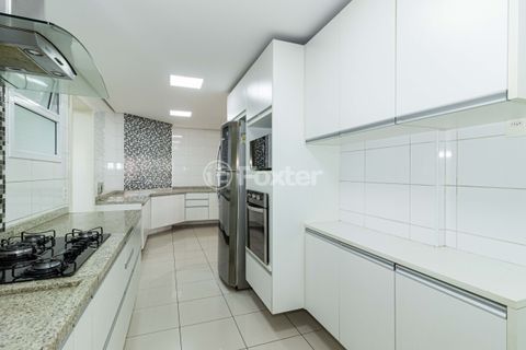 Image 17 - 917129