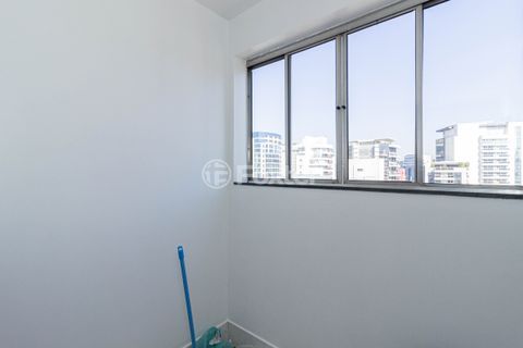 Image 12 - 917161