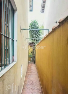 Image 19 - 917326
