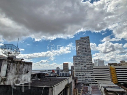 Image 13 - 917329