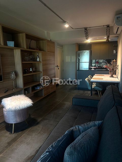 Image 6 - 917335