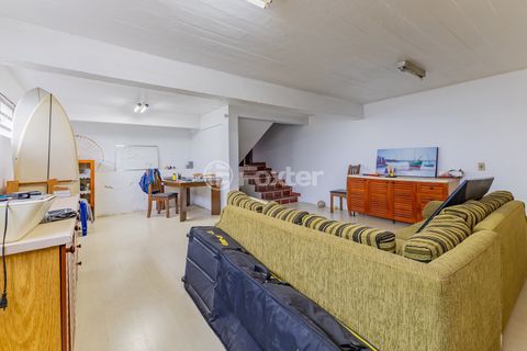 Image 43 - 917360