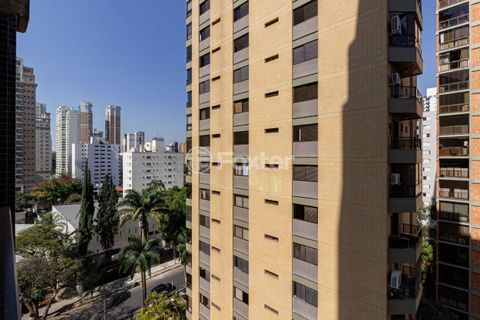 Image 17 - 917382