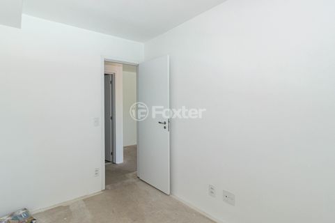 Image 21 - 917394