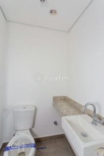 Image 8 - 917564
