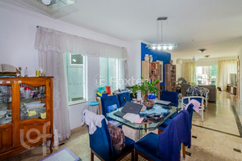 Image 4 - 917578