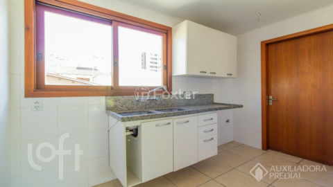 Image 3 - 917613
