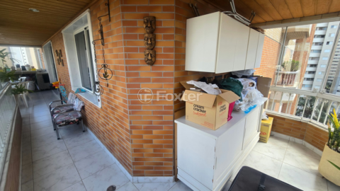 Image 8 - 917702