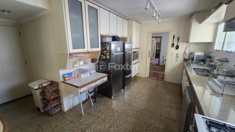 Image 4 - 917702