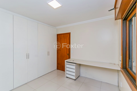 Image 7 - 917826