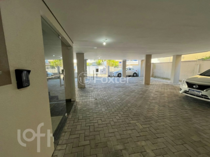 Image 3 - 917890