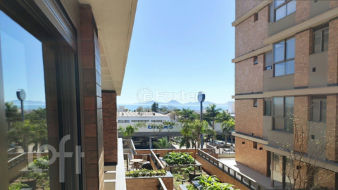 Image 8 - 917891