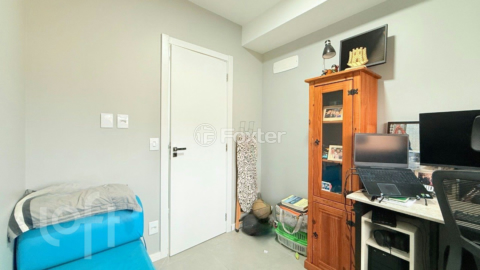 Image 7 - 917899