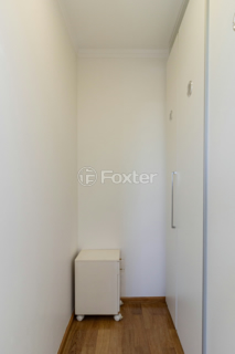 Image 23 - 917948