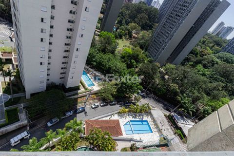 Image 22 - 918005