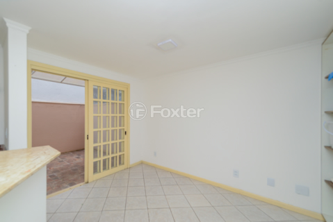 Image 30 - 918225