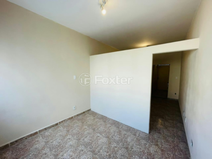 Image 3 - 918323