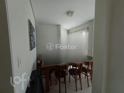 Image 30 - 918360