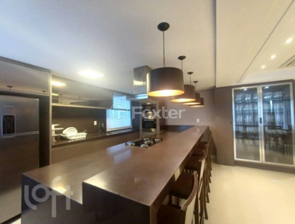 Image 32 - 918379