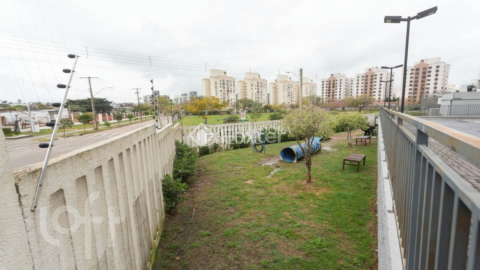 Image 18 - 918395
