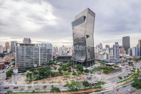 Image 8 - 918405