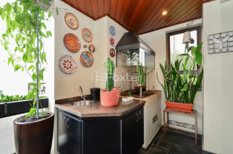 Image 11 - 918592