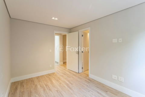 Image 39 - 918610