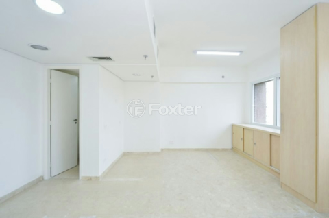 Image 21 - 918612