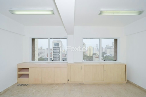 Image 11 - 918612