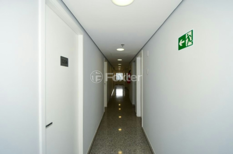 Image 19 - 918612