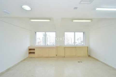 Image 18 - 918613