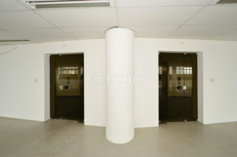 Image 9 - 918615