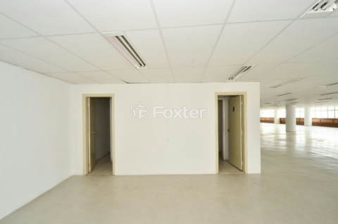Image 10 - 918615