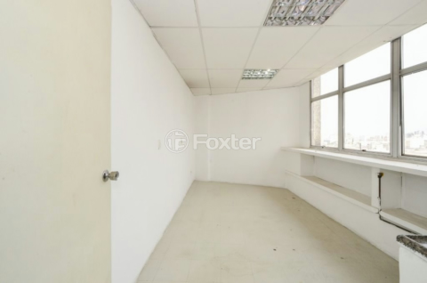 Image 11 - 918615