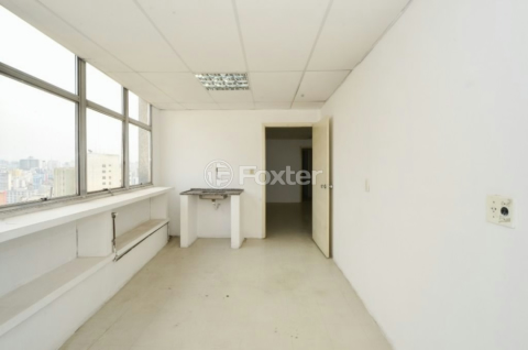 Image 12 - 918615