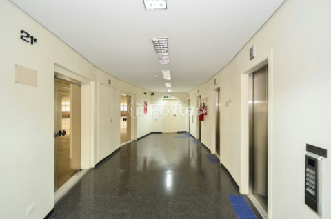 Image 13 - 918615
