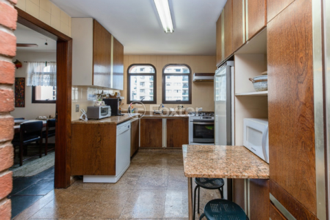 Image 19 - 918620