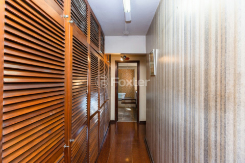 Image 30 - 918620