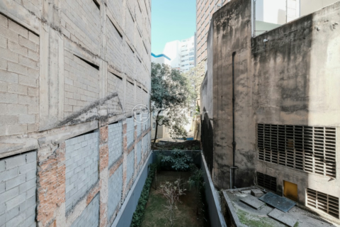 Image 6 - 918640