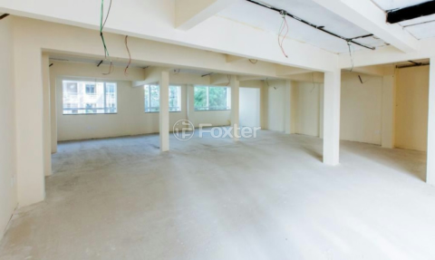 Image 19 - 918658