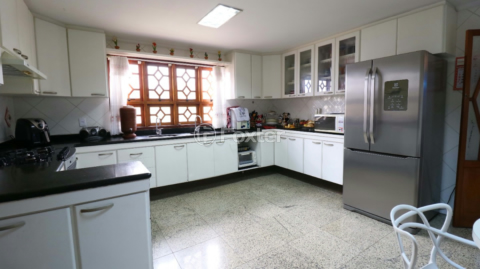 Image 19 - 918660