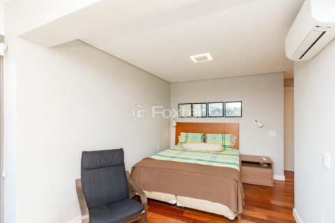 Image 33 - 918662