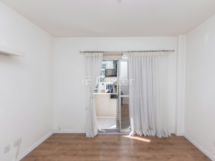 Image 33 - 918706