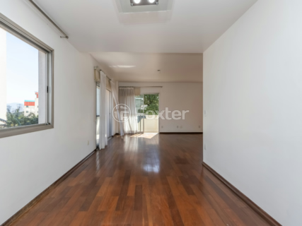 Image 4 - 918706