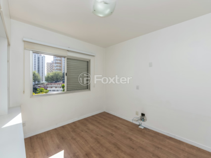 Image 17 - 918706