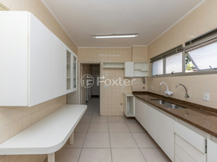 Image 11 - 918706